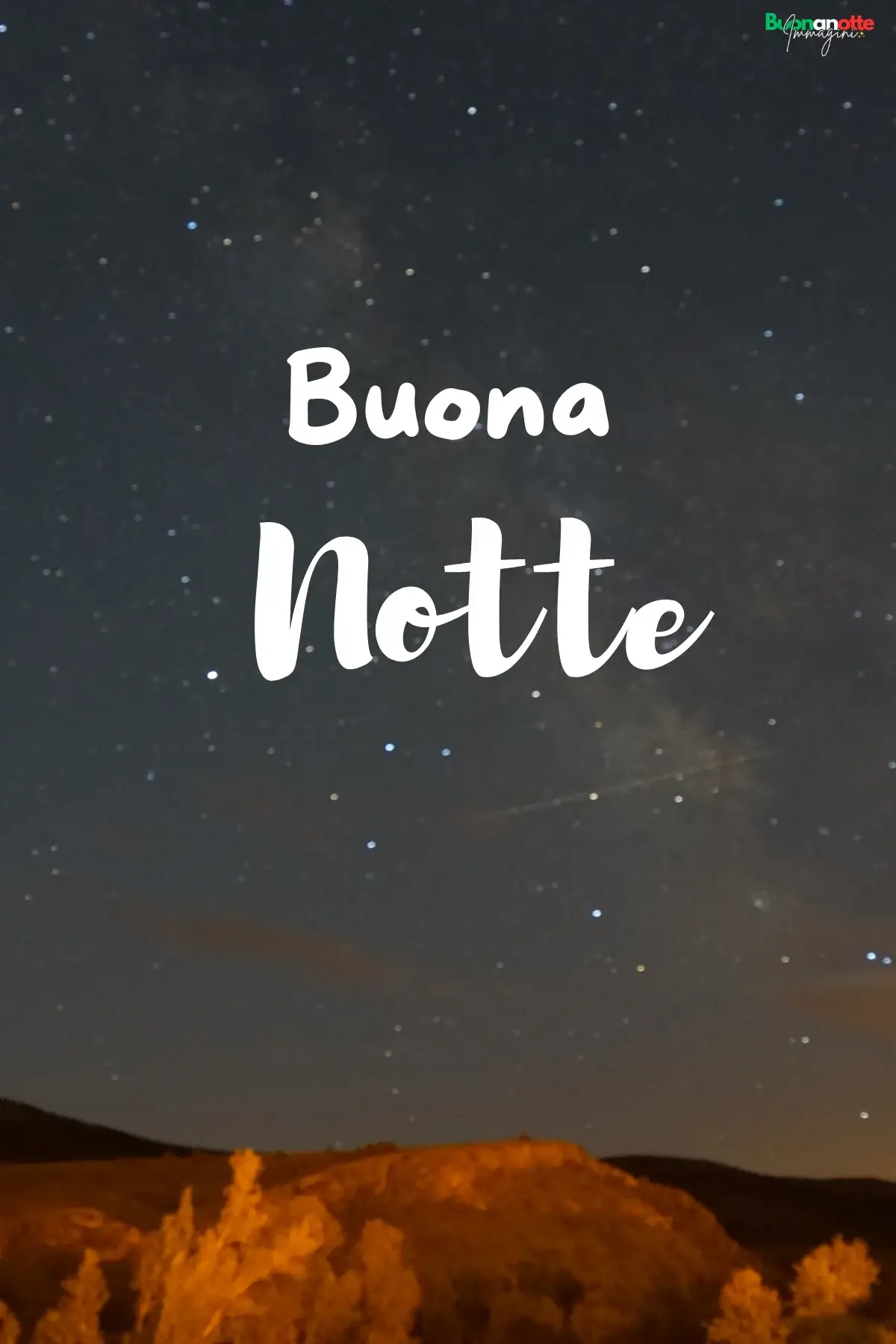 Cielo stellato sopra colline dorate notturne immagine buonanotte
